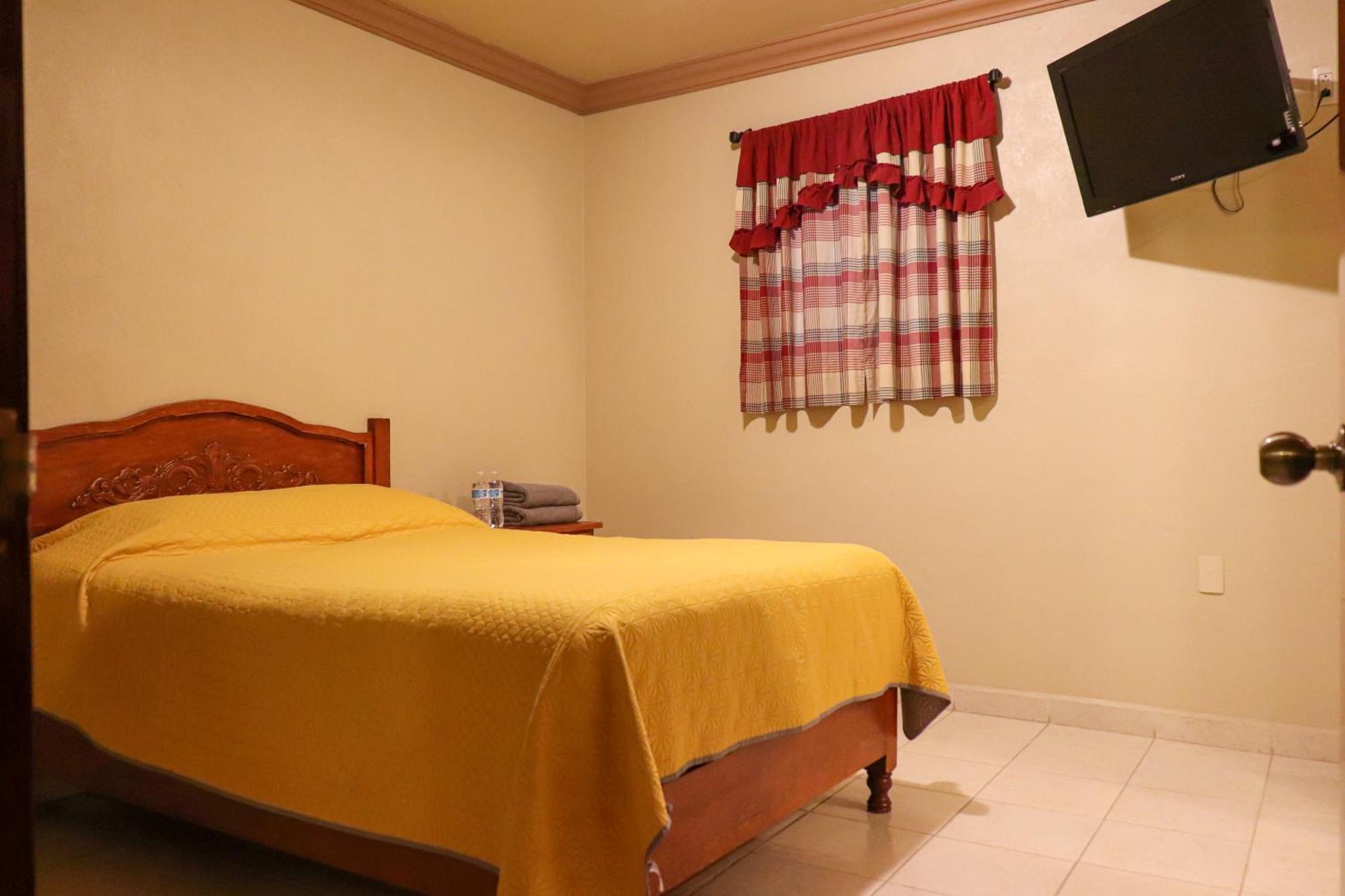 Hotel Coroneo Екстериор снимка